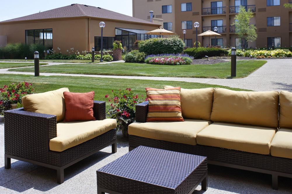 Hotel Courtyard By Marriott Indianapolis Airport Exterior foto