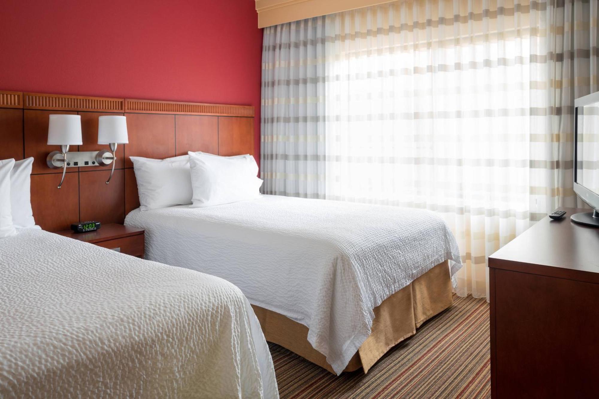 Hotel Courtyard By Marriott Indianapolis Airport Exterior foto