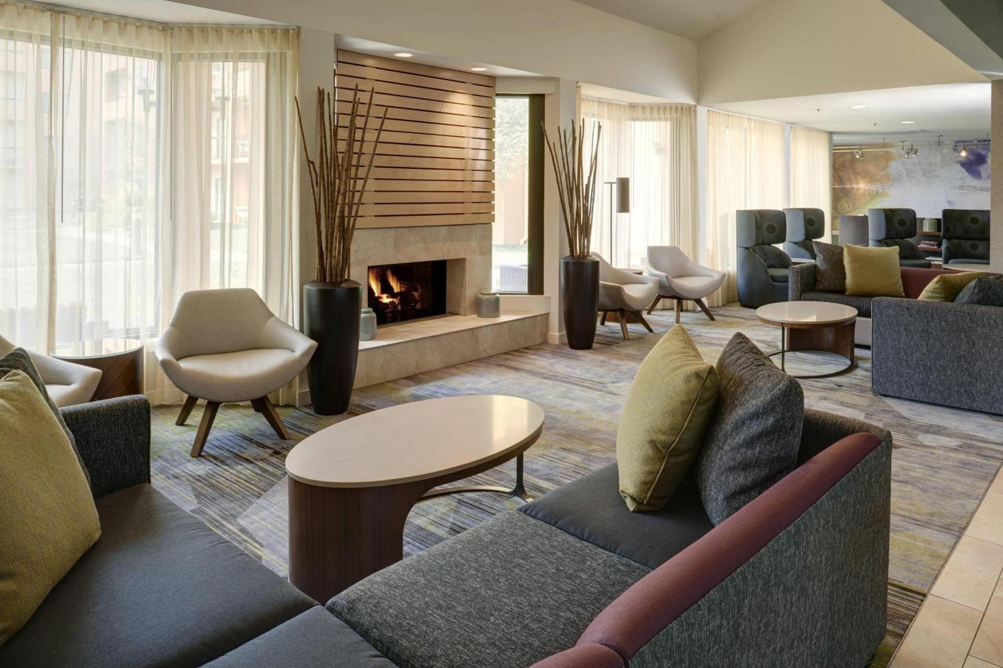 Hotel Courtyard By Marriott Indianapolis Airport Exterior foto