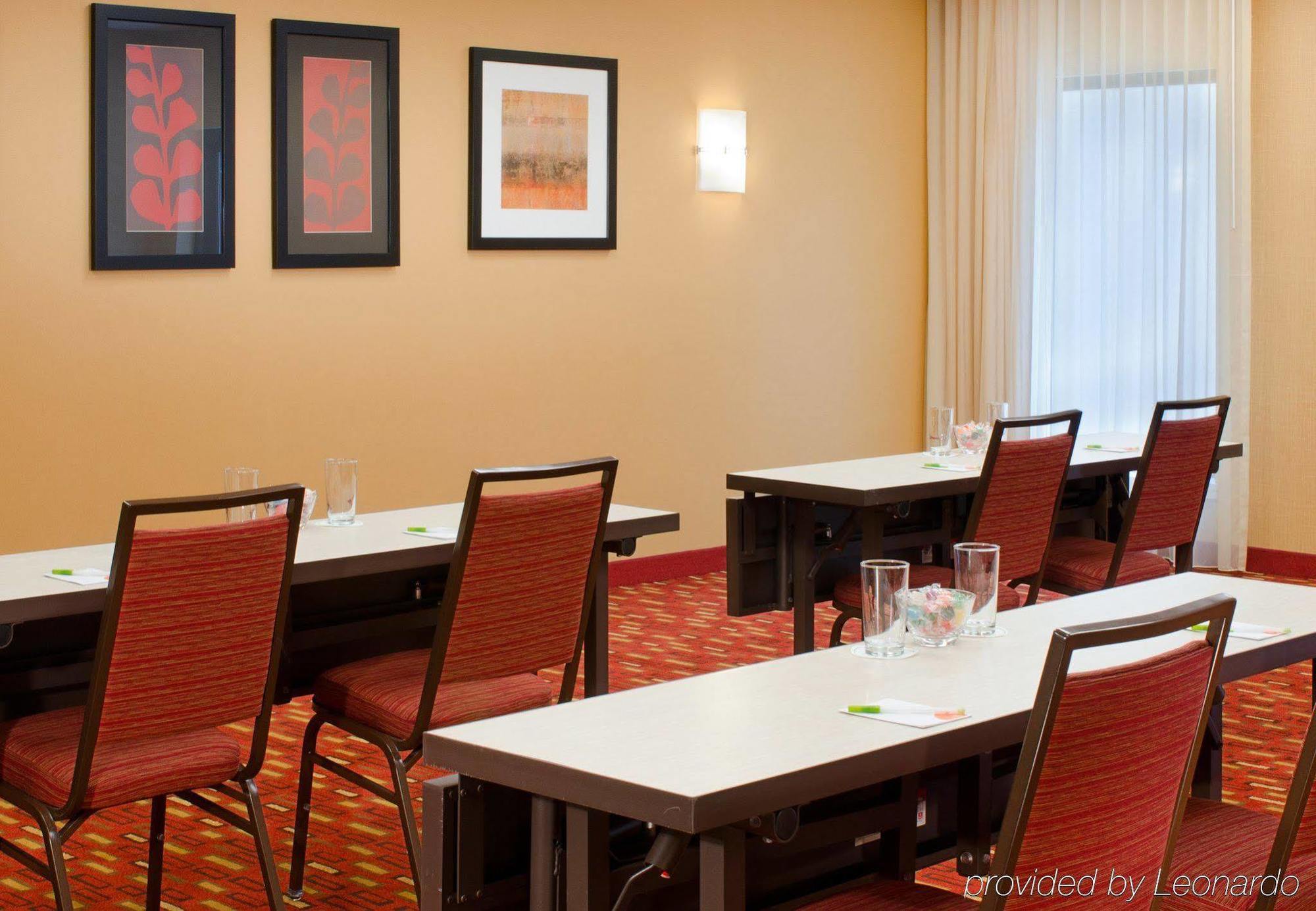 Hotel Courtyard By Marriott Indianapolis Airport Exterior foto