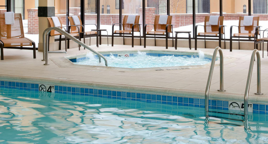 Hotel Courtyard By Marriott Indianapolis Airport Exterior foto