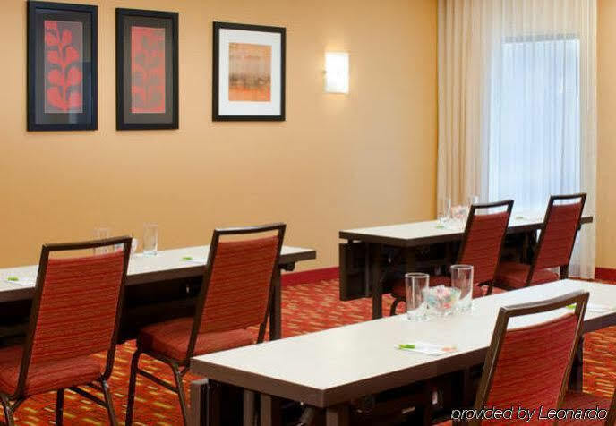 Hotel Courtyard By Marriott Indianapolis Airport Exterior foto